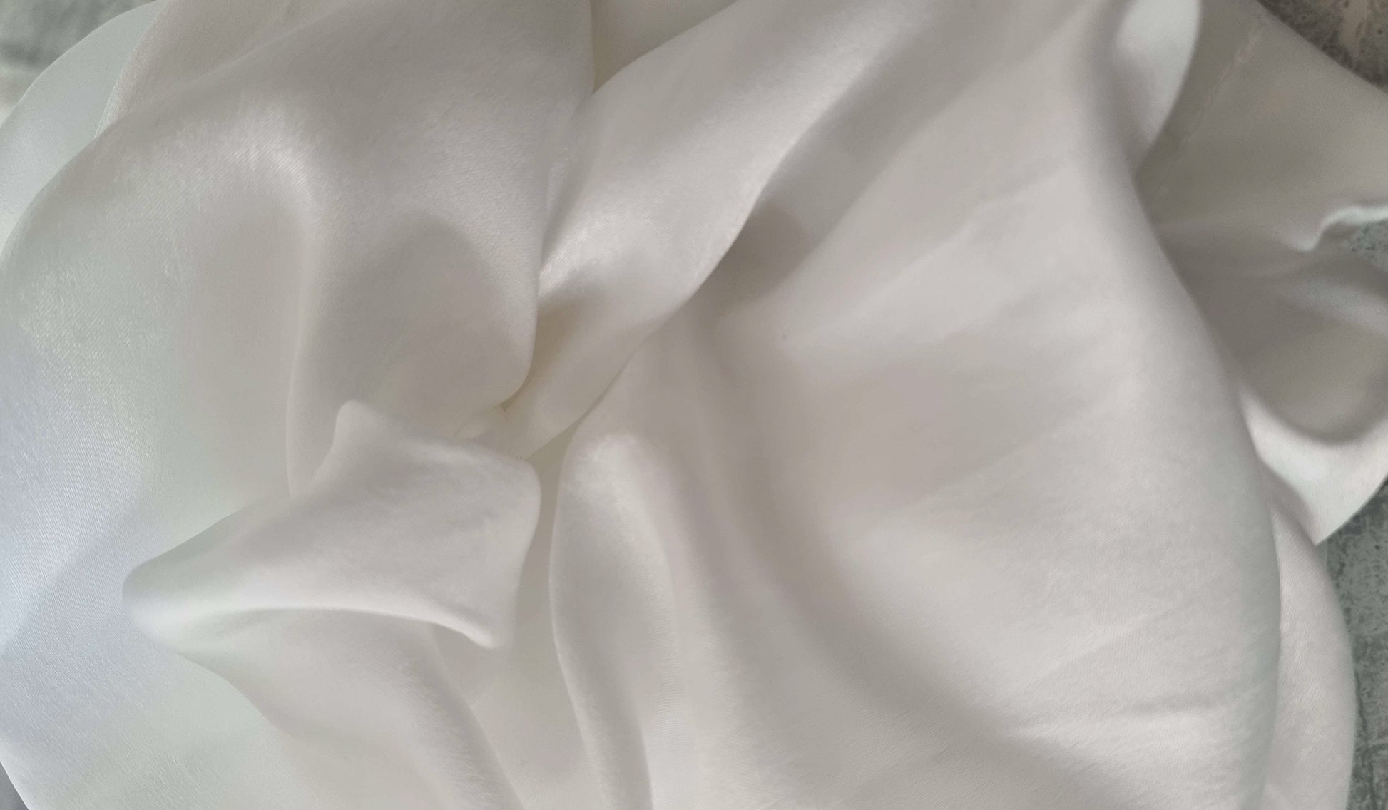 SheerCurtains-White - Trendy Home Decors and Furnishings