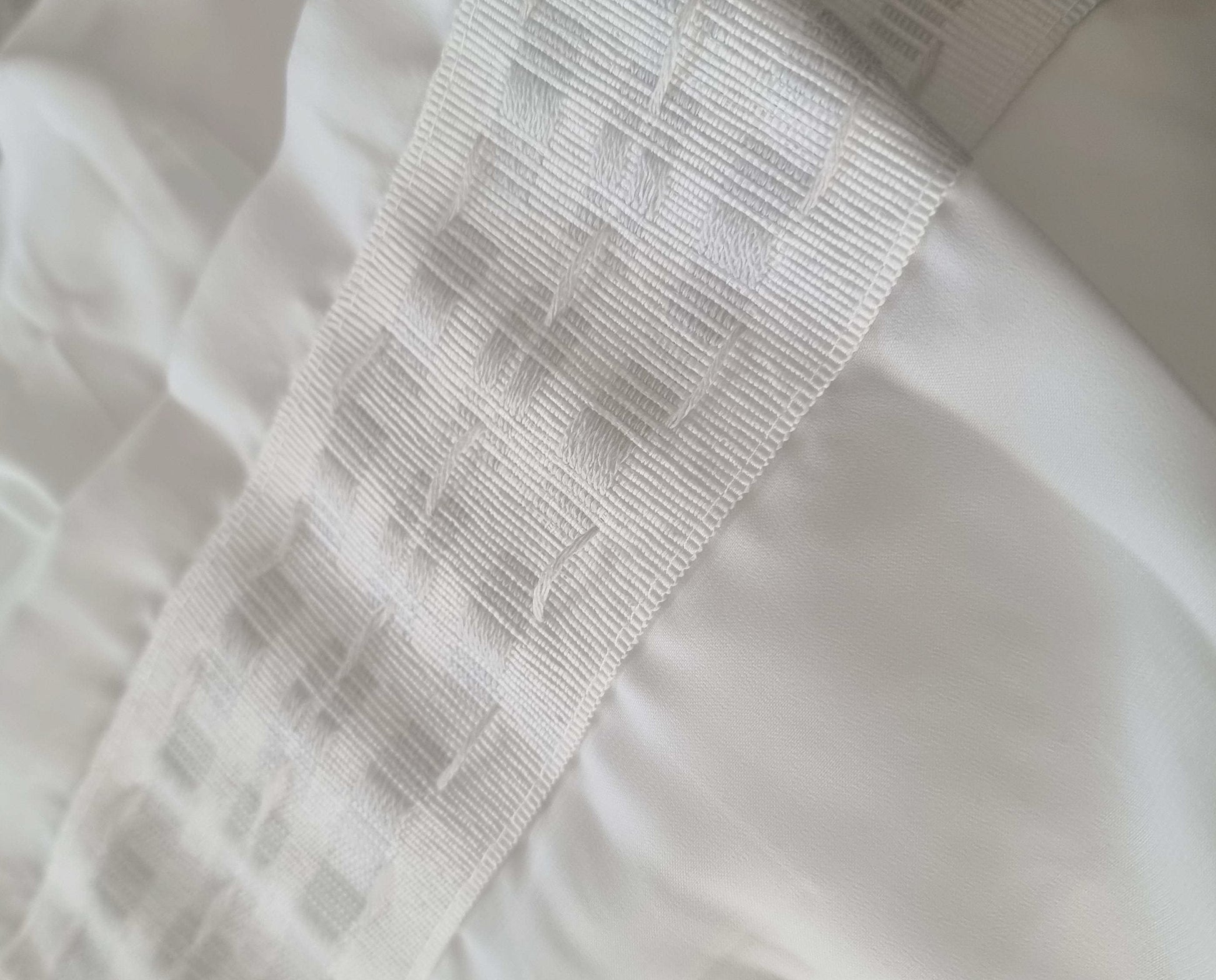 SheerCurtains-White - Trendy Home Decors and Furnishings